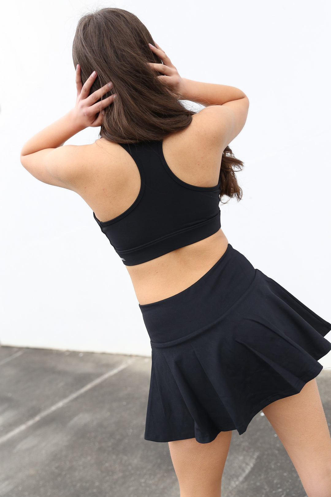 Full Out Crop Black